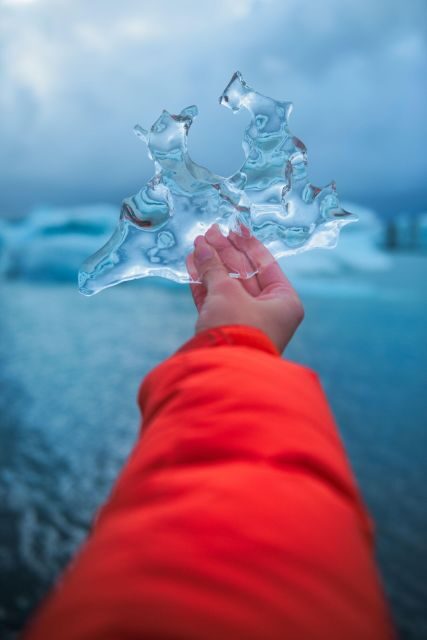From Reykjavik: Jökulsárlón Glacier Lagoon and Diamond Beach - Diamond Beach: the black sand that makes ice look like treasure