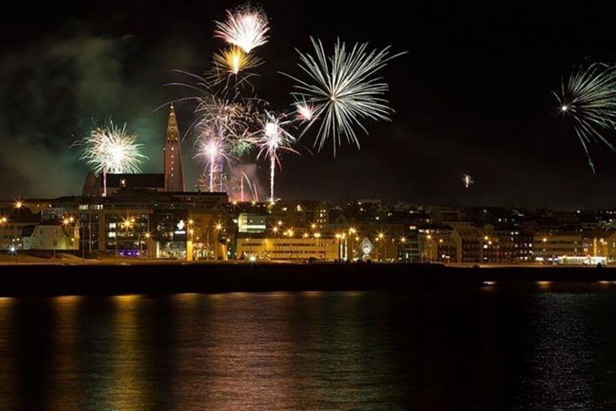 From Reykjavik: New Years Fireworks by Boat - Meeting point reality check: where “close” still matters