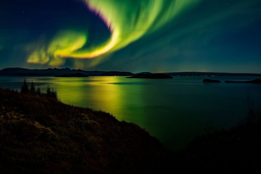 From Reykjavik: Northern Lights Chase with Expert Guide - Getting picked up and out of town without losing your timing
