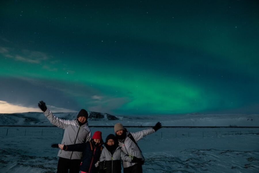 From Reykjavik: Northern Lights Guided Tour with Photos - Price and Value: Is $95 Worth It?