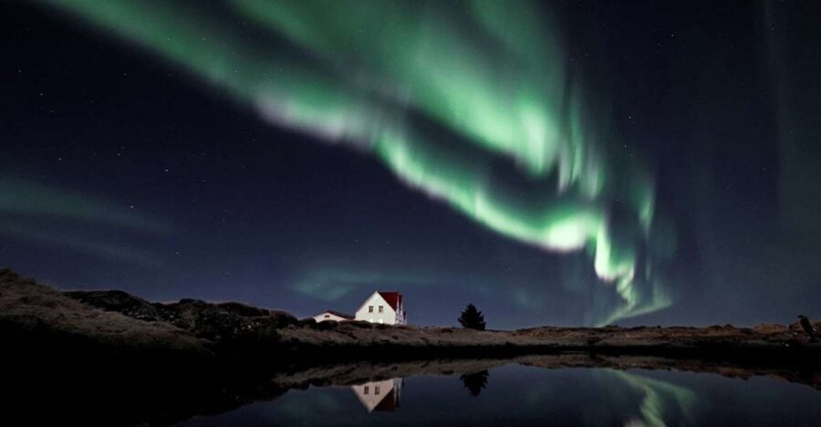 From Reykjavik: Northern Lights Tour with Hot Cocoa & Photos - Key things to know before you go