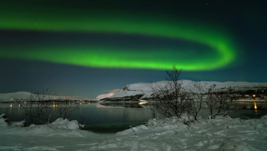 From Reykjavik: Northern Lights Tour with Lifetime Guarantee - The “secret stop” viewing session: how the guide turns waiting into action