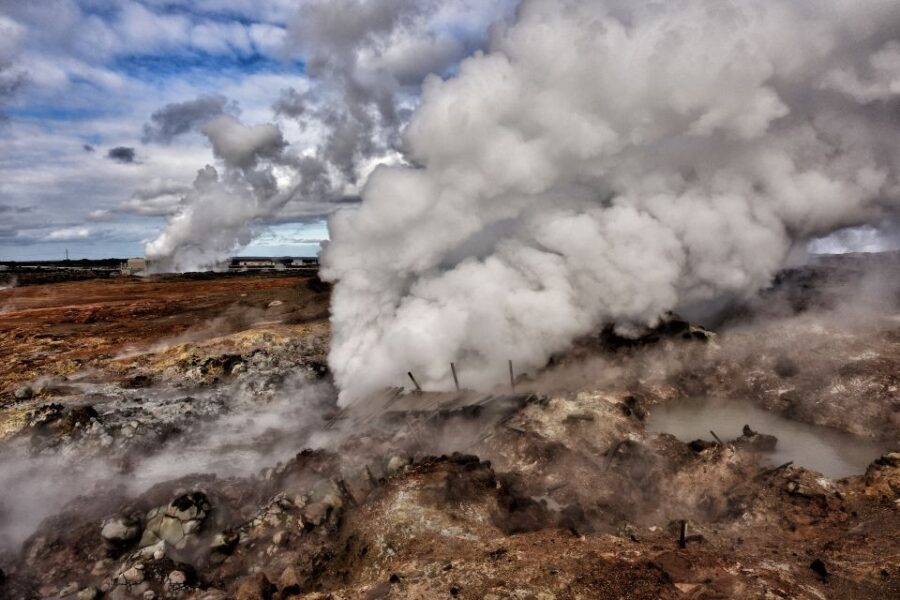 From Reykjavik: Reykjanes Geopark Tour & Airport Transfer - Bridge Between the Continents: tectonic plates in a single walk across