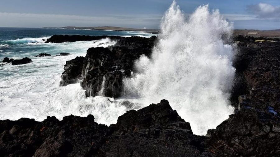 From Reykjavik: Reykjanes Geopark Tour & Airport Transfer - Timing your whole day: why this works before an airport drop