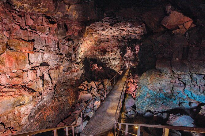 From Reykjavík: The Lava Tunnel tour with Round-trip Transfer - Getting kitted up: what’s included and what you should bring