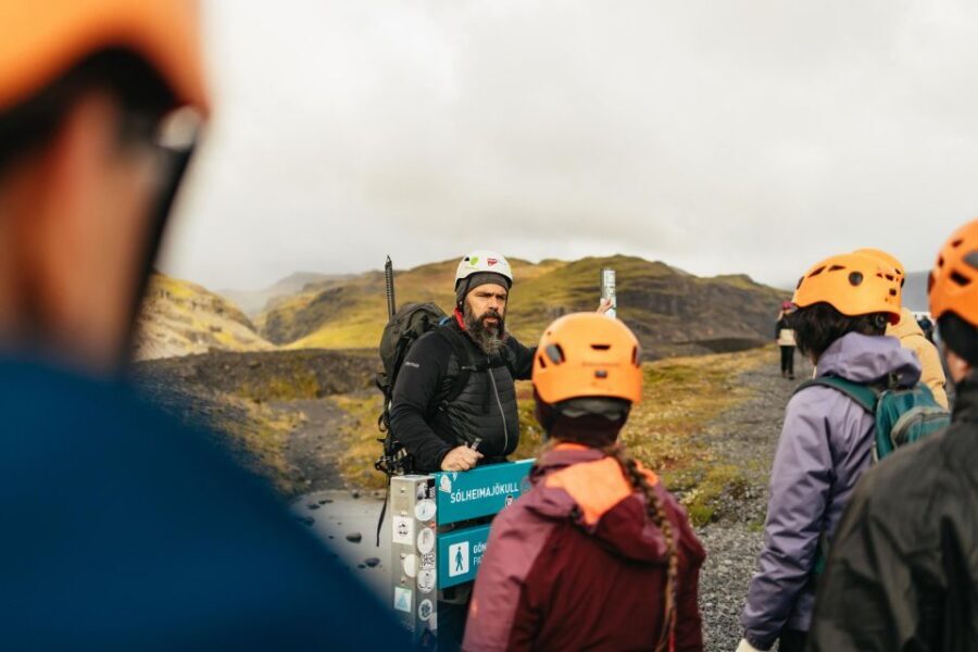 From Reykjavík: Waterfalls, Black Beach & Glacier Day Trip - Glufrabui and Irafoss: the quiet stops that add real value