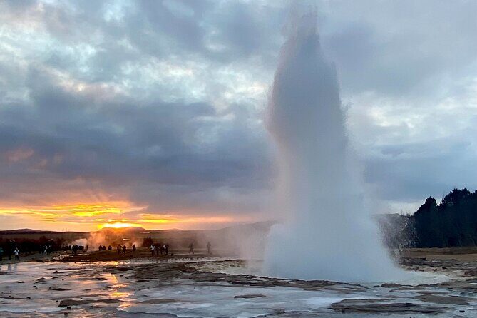 Full Day Golden Circle - Guided Tour - Gullfoss: the big falls plus a conservation story with teeth