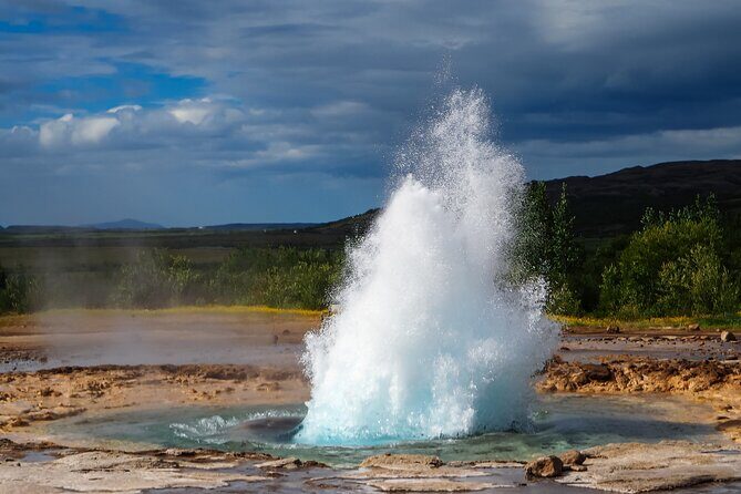 Full-Day Golden Circle Private Tour from Reykjavík - Þingvellir National Park: the tectonic plates walk that makes Iceland click