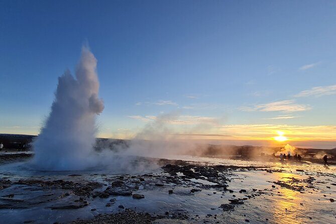 Geological Golden-Circle Tour / Small group adventure - Þingvellir National Park: walking the edge of the continental plates
