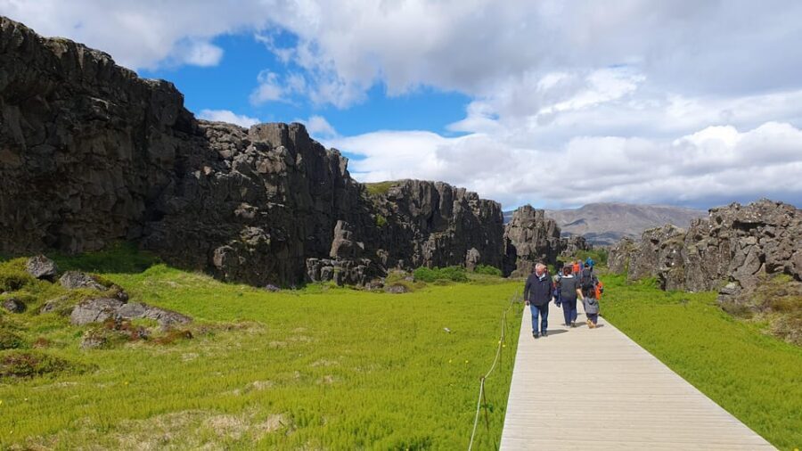 German-Speaking Golden Circle Small Group Tour from Reykjavík - Shore Excursion - Kerið crater: included entry, short visit, big payoff