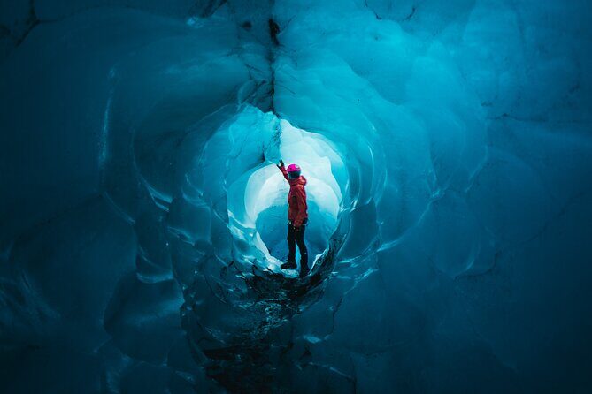 Glacier Adventure at Sólheimajökull Private Tour - The 20-minute walk to the glacier: learning before you climb