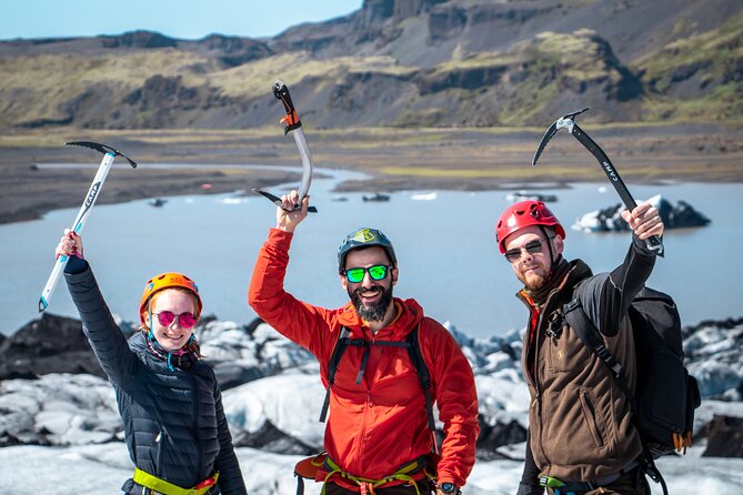 Glacier Hike at Solheimajokull in Small Group (6 pers max) - The meeting point at Sólheimajökull parking lot and the first 20 minutes