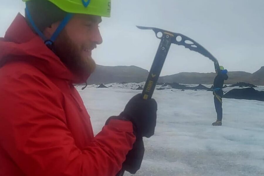 Glacier Hike Experience on Sólheimajökull - Meet on location - What to bring and wear for a calm, comfortable hike