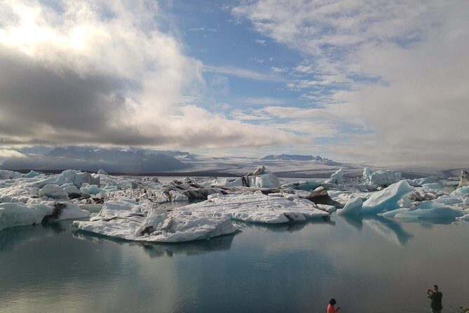 Glacier Lagoon, Diamond Beach, Black Sand Beaches and Waterfalls - Skógafoss: walk close to a 60+ meter waterfall