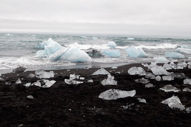 Glacier Lagoon Private Tour with Private Zodiac boat ride on the Iceberg Lagoon - Entering the iceberg zone: what the private Zodiac really delivers