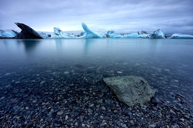 Glacier lagoon tour - Staying near the lagoon: how the one-night versus two-night choice changes your odds