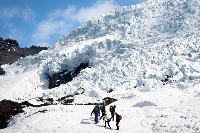 Glacier Xtreme: Vatnajökull Ice Climbing + Hike from Skaftafell - Ice climbing and crevasse descents: how the skill level gets handled