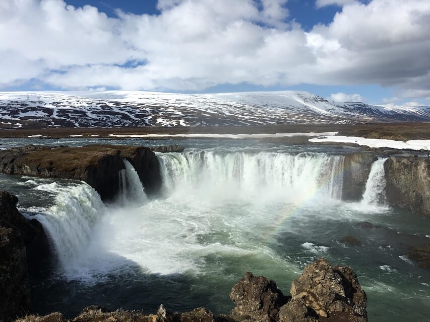 Godafoss Waterfall Short Day Tour from Akureyri Port - Coach Comfort, Guide Style, and What to Pack