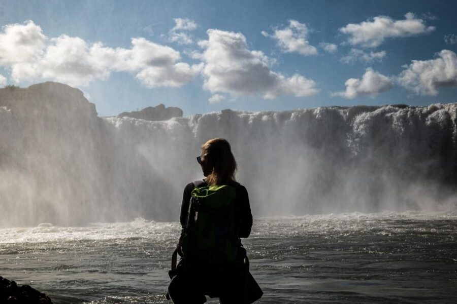 Goðafoss Waterfall Tour from Akureyri Port - Meeting up fast: Tangabryggja hut and red jackets