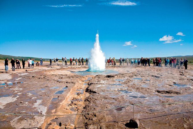 Golden Circle and Glacier Snowmobiling Day Trip from Reykjavik - Stop 2: Geysir Geothermal Area and the Big Hot Spring Moment