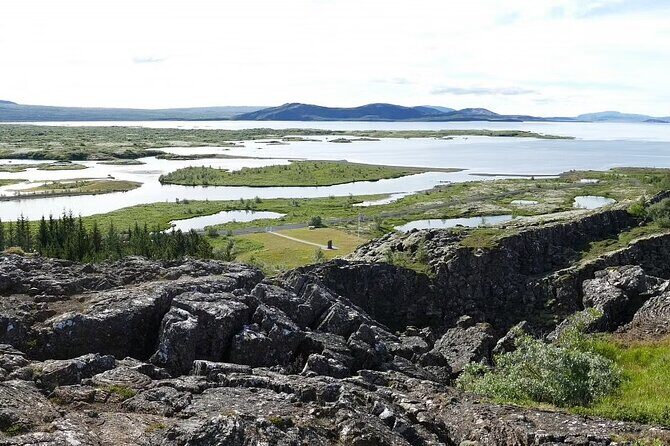 Golden Circle and Sky Lagoon Full-Day Tour - Þingvellir National Park: walking between tectonic plates