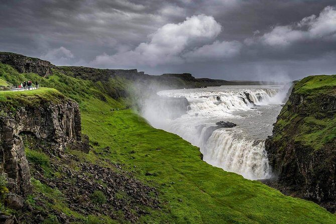 Golden Circle and Sky Lagoon Geothermal Spa Tour from Reykjavik - Þingvellir National Park: where geology and politics shake hands