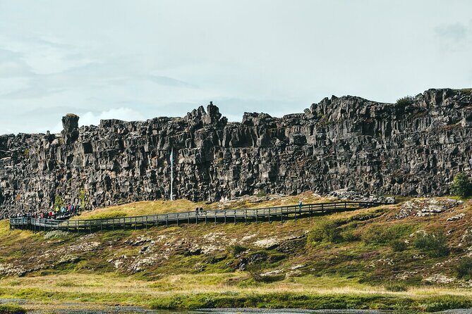 Golden Circle Cruise Arrival: Exclusive Small Group Tour - Gullfoss: why Iceland’s big waterfall still feels real