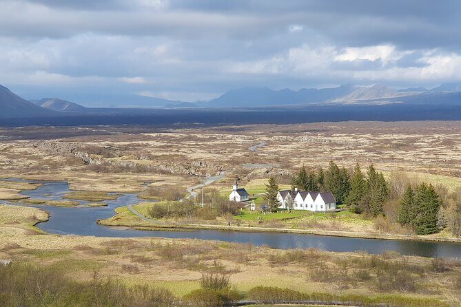 Golden Circle German-speaking small group tour from Reykjavík - Þingvellir National Park: where the ground is the main attraction
