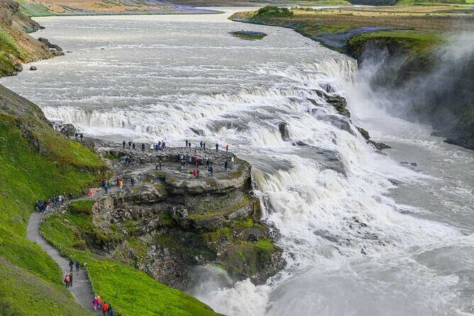 Golden Circle & Northern Lights Tour from Reykjavik - Northern Lights Hunt Radius and What Your Guides Actually Do