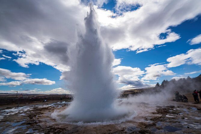 Golden Circle Premium Tour with Fridheimar Farm - Pickup from Reykjavik: the part that can trip you up