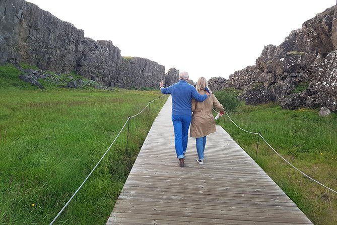 Golden Circle Private Day Tour - up to 9 passengers - Guides who turn the drive into the story