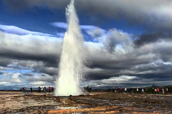 Golden Circle & Secret Lagoon & Friðheimar (lunch included) - PRIVATE TOUR - Golden Circle in a private day: why this format works