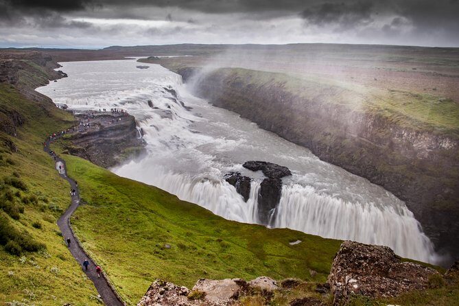 Golden Circle & Secret Lagoon Small-Group Day Tour from Reykjavik - Þingvellir National Park: Althing, the rift valley, and Silfra views