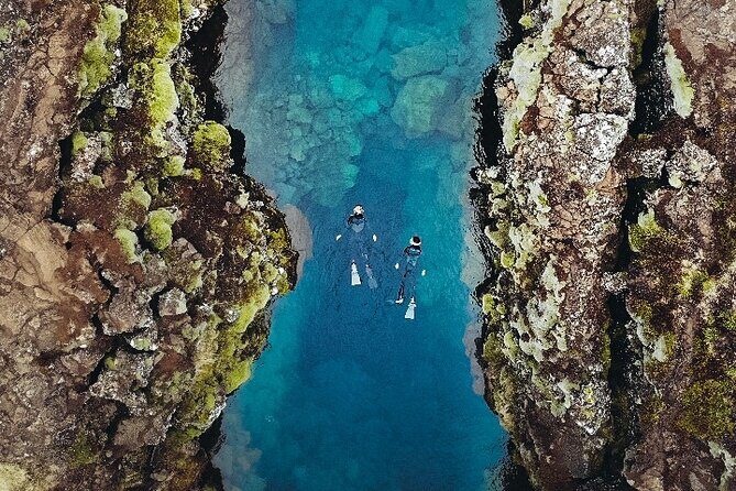 Golden Circle Silfra Snorkeling and Fridheimar Tomato Farm Lunch - Meeting early: van pickup times and how to find your group