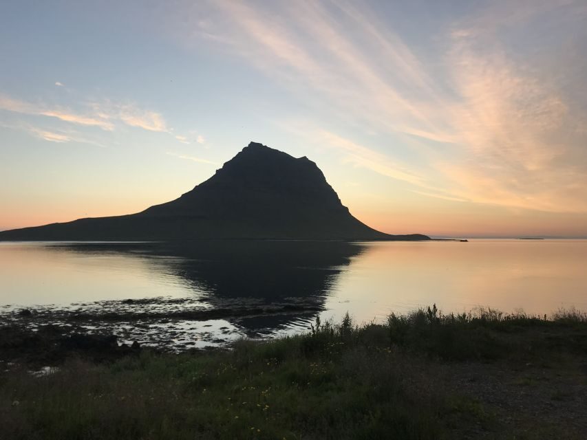Grundarfjörður: Midnight Sun Kayaking Adventure - Guides Like Sonny, Sony, Greg, and Reda Make the Trip