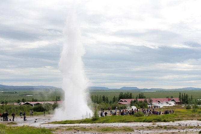 Iceland Complete: Around Iceland in 10 Days - Price and Value: Lodging, 7 Dinners, and the Glacier Lagoon Experience