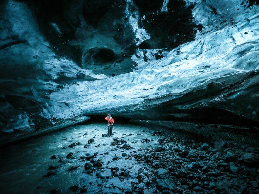 Iceland: Glacier Zip Line Tour with Hike or Ice Cave Visit - The Moulin moment: Why this view is the main draw