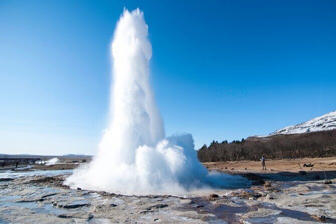 Iceland Golden Circle & Glacier Snowmobiling Guided Experience - Þingvellir National Park: history + tectonics you can point at