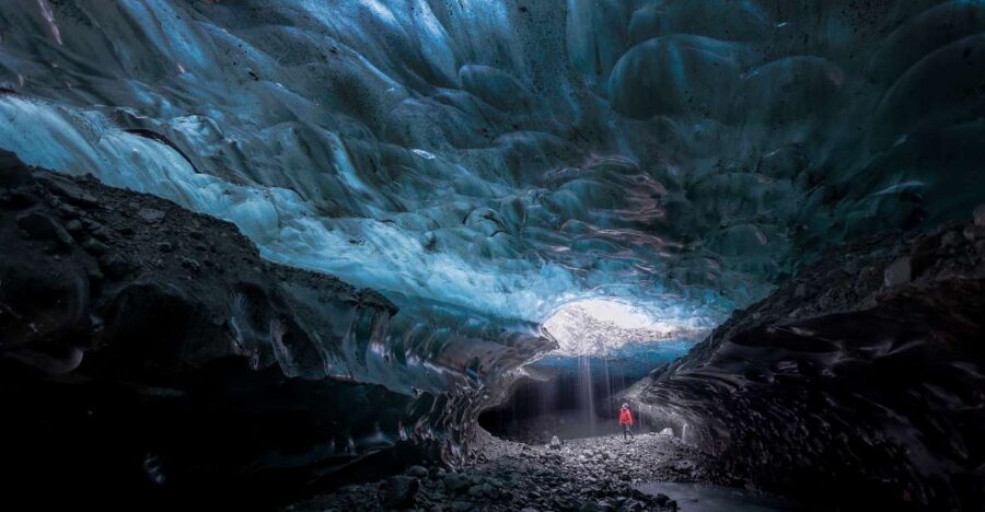 Iceland: Ice Cave Captured with Professional Photos - The super jeep ride: fast access, less fuss