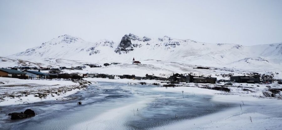 Iceland: South Coast and Northern Lights Tour - Evening Northern Lights hunt: how the plan stays smart