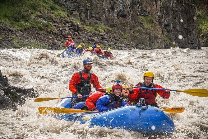 Iceland’s Top Grade 4 Rafting – Drysuit, Canyon & Adrenaline - Guides, safety kayakers, and why the team’s vibe matters