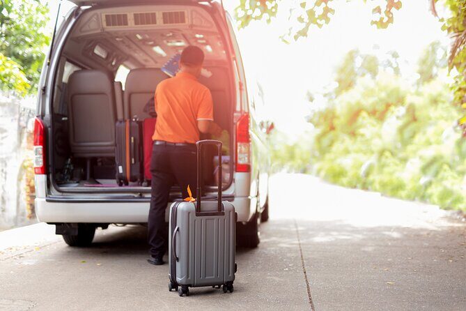 Keflavik Airport Private Transfer To/From Reykjavik cruise Ports - Who this transfer is best for (and who might want something else)