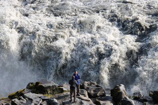 Lake Mývatn and Powerful Dettifoss Day Tour from Akureyri - Meeting in Akureyri: Don’t Lose Time at the Port