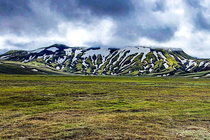 Landmannalaugar, Hekla, Sigoldugljufur 4x4 tour with Hiking - Ljótipollur Lake: The Quick Maar Stop With a Turquoise Reward