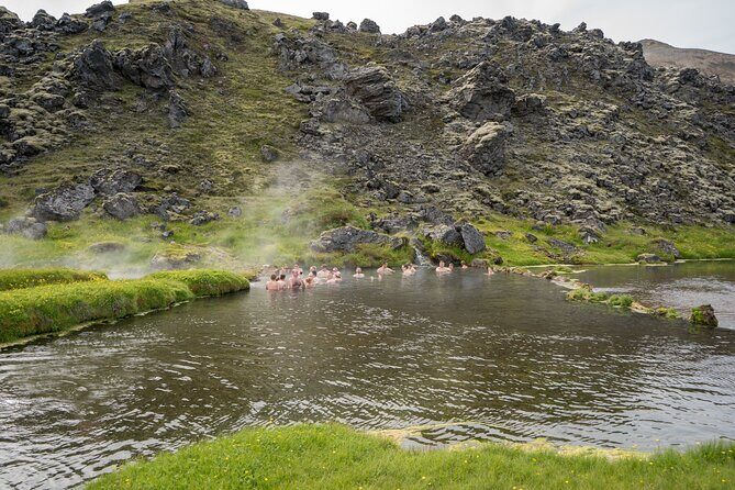 Landmannalaugar Hike & the Valley of Tears from RVK & Selfoss - Stop 3: Hjálparfoss and why the drive-to-view rhythm matters