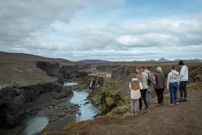Landmannalaugar & SecretGems | Private Tour | PRO Photos included - Timing, transport, and why the “short stops” still feel full
