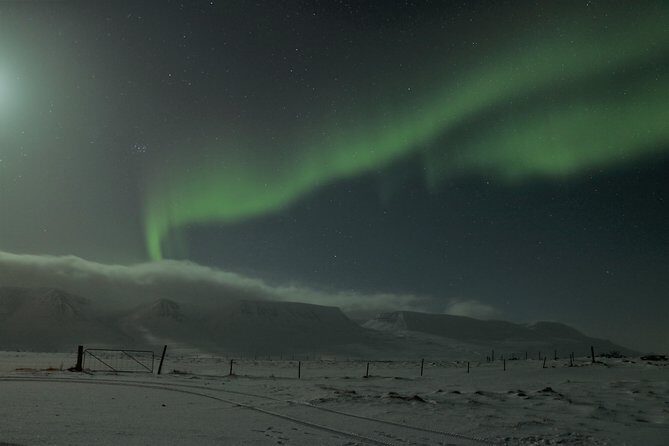 Northern Lights 4x4 Jeep/van Tour from Akureyri - Comfort and motion: the cold ride is part of the deal