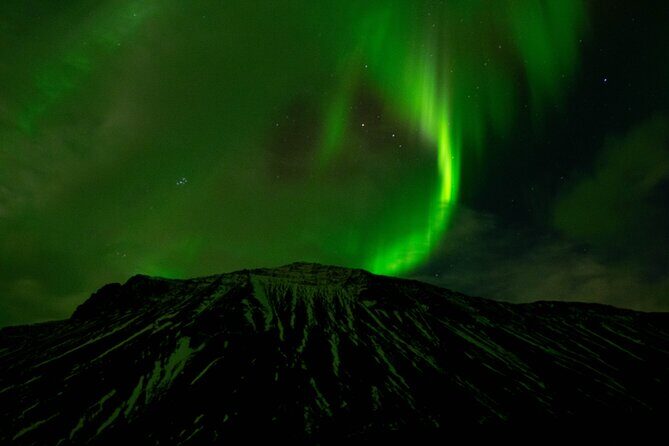 Northern Lights 4x4 Tour with Pastries and Cocoa from Reykjavik - What the 4x4 ride is like (and why it matters)