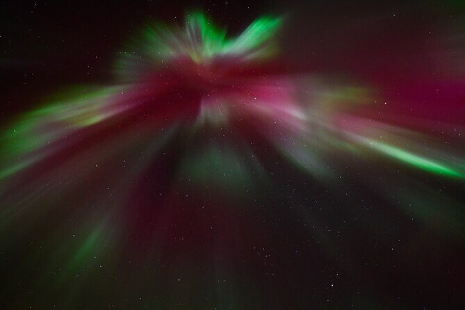 Northern Lights 4x4 Tour with Pastries and Cocoa from Reykjavik - Cocoa, pastries, and the warm break that keeps you standing