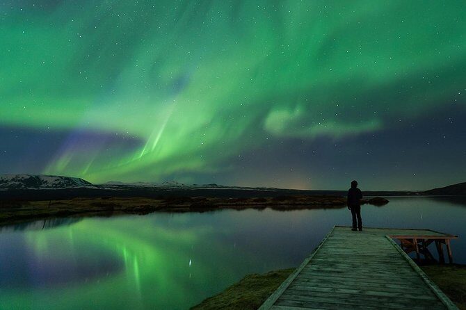 Northern Lights Guided Bus Tour from Reykjavik - The guide role: science that helps you actually see aurora